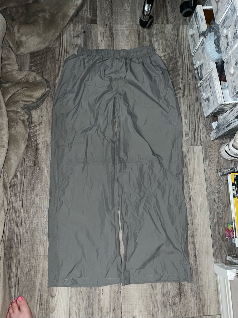 Lightweight Elastic-Waist Pants - Gray